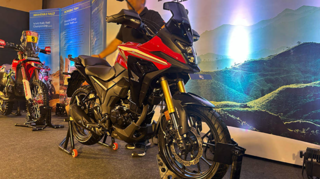 Punya Fitur RoadSync, Ini Motor Touring Terbaru Honda